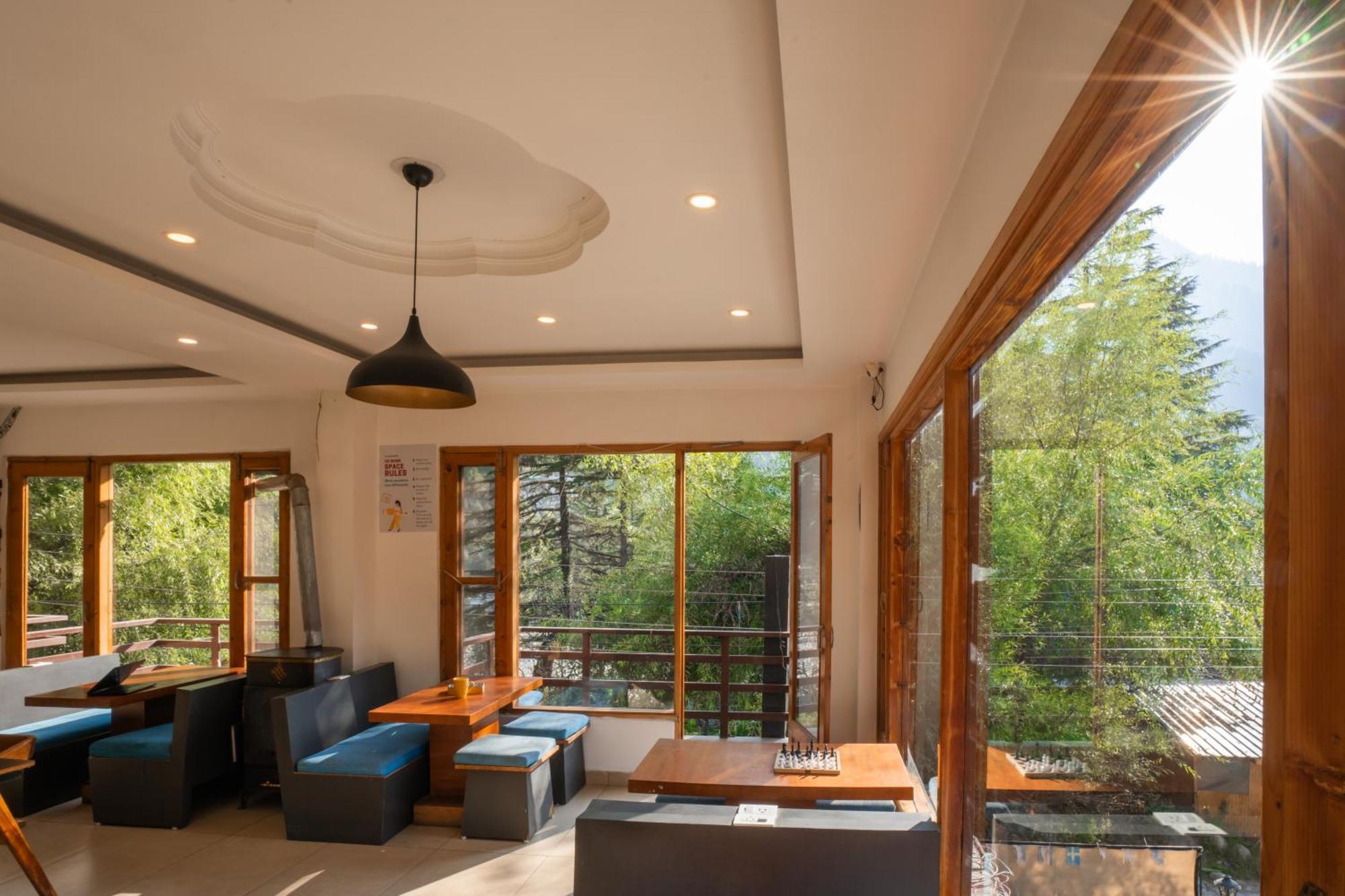 Alt Life Manali, Old Manali Hostel - Manali (Himachal Pradesh) — Photos 2